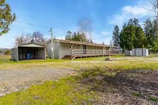 [Address not provided], Grants Pass, OR 97527 - Photo 11