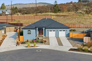 2802 High Cedars Ln, Medford, OR 97504 - Photo 9