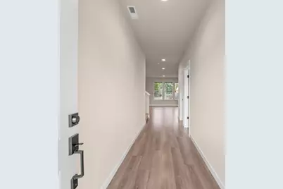 148 Valemont Drive #11, Eagle Point, OR 97524 - Photo 5