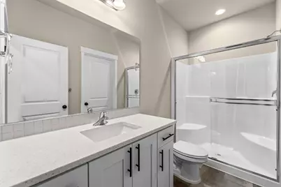 148 Valemont Drive #11, Eagle Point, OR 97524 - Photo 11