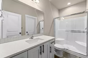 148 Valemont Dr, Eagle Point, OR 97524 - Photo 11