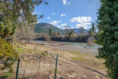 1455 SE Rogue Drive, Grants Pass, OR 97526 - Photo 5