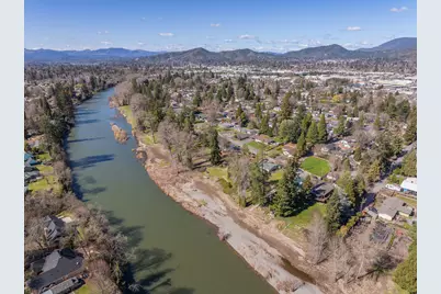 1455 SE Rogue Drive, Grants Pass, OR 97526 - Photo 13