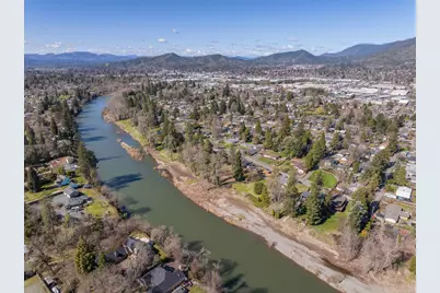 1455 SE Rogue Drive, Grants Pass, OR 97526 - Photo 21