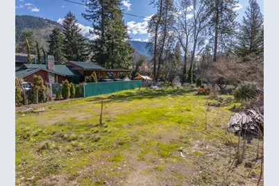 1455 SE Rogue Drive, Grants Pass, OR 97526 - Photo 9