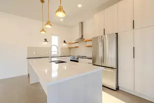 312 E Rapp Rd, Talent, OR 97540 - Photo 3