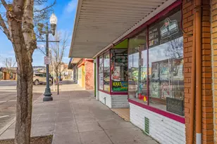 1023 Main St, Klamath Falls, OR 97601 - Photo 3