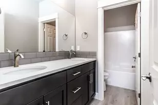 20572 Kira Dr, Bend, OR 97702 - Photo 17