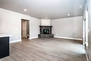 20572 Kira Dr, Bend, OR 97702 - Photo 31