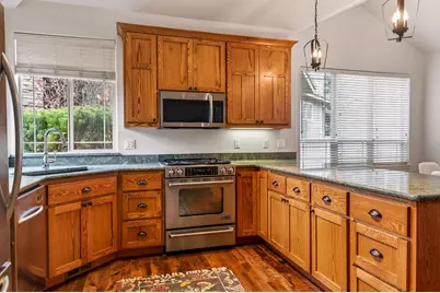 61783 Metolius Drive, Bend, OR 97702 - Photo 5