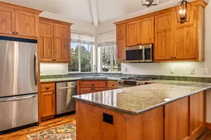 61783 Metolius Dr, Bend, OR 97702 - Photo 3