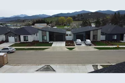 651 Terrazzo Way, Medford, OR 97501 - Photo 5