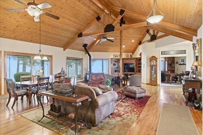 3601 Campus View Drive, Grants Pass, OR 97527 - Photo 9