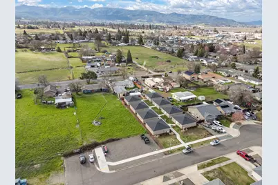 634 Colinwood Court, Medford, OR 97501 - Photo 19