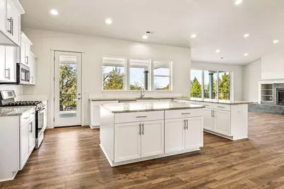 1014 Highland View Loop, Redmond, OR 97756 - Photo 9