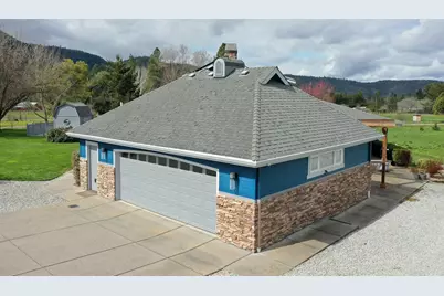 7059 Old Stage Road, Central Point, OR 97502 - Photo 11