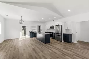 465 Arnos St, Talent, OR 97540 - Photo 9