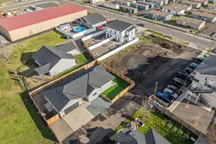 465 Arnos St, Talent, OR 97540 - Photo 39