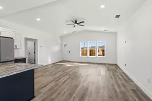 465 Arnos St, Talent, OR 97540 - Photo 7