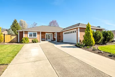 187 Prairie Landing Drive, Eagle Point, OR 97524 - Photo 1