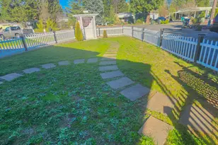 1942 Parkdale Dr Dr, Grants Pass, OR 97527 - Photo 43