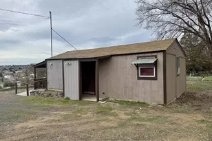 729 SE Grizzly Rd, Madras, OR 97741 - Photo 3