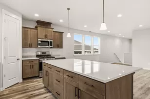 669 Old Waverly Way, Eagle Point, OR 97524 - Photo 9