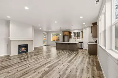 669 Old Waverly Way #20, Eagle Point, OR 97524 - Photo 5