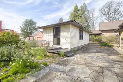 1502 NW Lawnridge Avenue, Grants Pass, OR 97526 - Photo 39