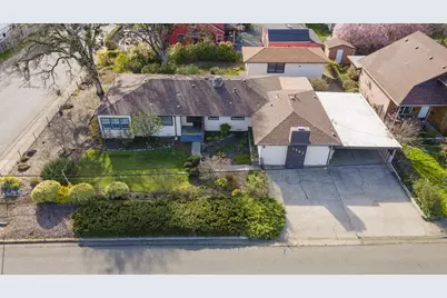 1502 NW Lawnridge Avenue, Grants Pass, OR 97526 - Photo 1