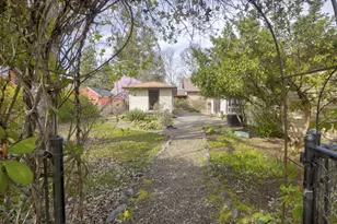 1502 NW Lawnridge Ave, Grants Pass, OR 97526 - Photo 35