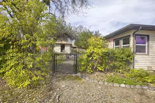 1502 NW Lawnridge Ave, Grants Pass, OR 97526 - Photo 33