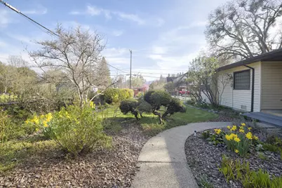 1502 NW Lawnridge Avenue, Grants Pass, OR 97526 - Photo 47