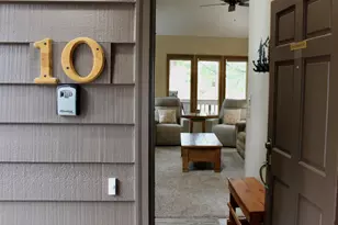 57301 Beaver Ridge Loop, Sunriver, OR 97707 - Photo 3