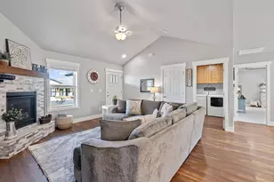 681 NE Begonia St, Madras, OR 97741 - Photo 7