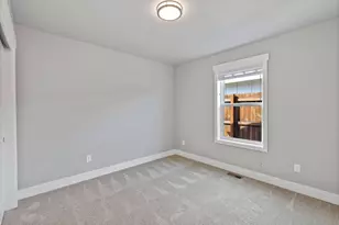 681 NE Begonia St, Madras, OR 97741 - Photo 21