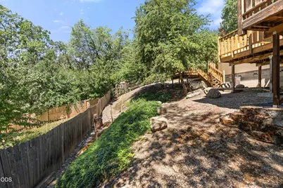 860 Fifth Avenue, Gold Hill, OR 97525 - Photo 41