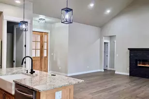 3340 Redwood Hwy, Grants Pass, OR 97527 - Photo 15