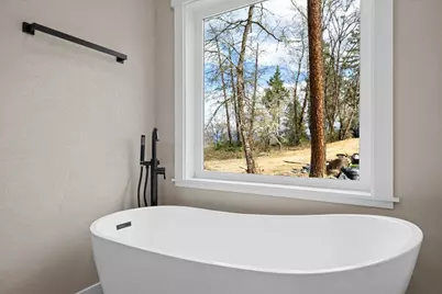 3340 Redwood Highway, Grants Pass, OR 97527 - Photo 39