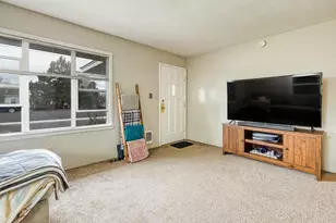 425 W 1st St, Merrill, OR 97633 - Photo 5