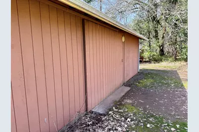 350 Mona Way, Cave Junction, OR 97523 - Photo 15