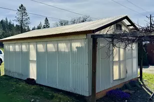 350 Mona Way, Cave Junction, OR 97523 - Photo 13