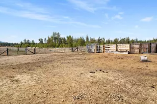 1052 S Airport Dr, Crescent, OR 97733 - Photo 33