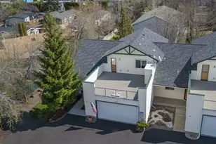 438 NW 19th St, Redmond, OR 97756 - Photo 3