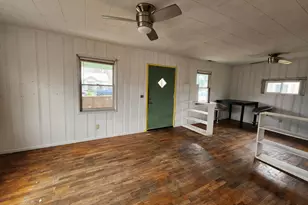 814 W 2nd St, Medford, OR 97501 - Photo 3