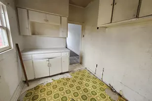 814 W 2nd St, Medford, OR 97501 - Photo 13