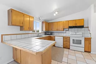 76 SE Hoff Ln, Madras, OR 97741 - Photo 11