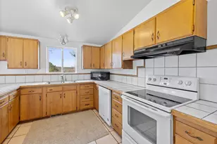 76 SE Hoff Ln, Madras, OR 97741 - Photo 13