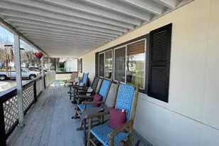 633 E Archwood Dr, Eagle Point, OR 97524 - Photo 5