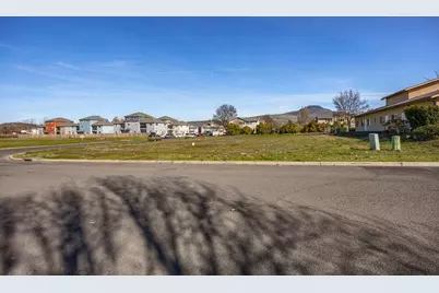 1924 Sky Park Drive, Medford, OR 97504 - Photo 11